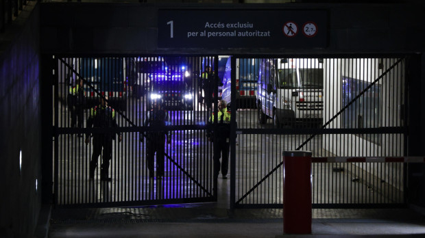 Dani Alves saliendo de los calabozos de la Ciudad de la Justicia de Barcelona