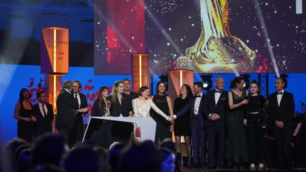 La película 'Alcarràs', de Carla Simón, gana en la gala de los XV Premis Gaudí que se celebran en el Museu Nacional d'Art de Catalunya (MNAC) el Premio a Mejor Película
