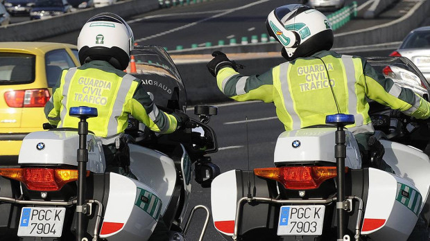 La Guardia Civil anima a que denunciemos a otros conductores que realizan maniobras ilegales