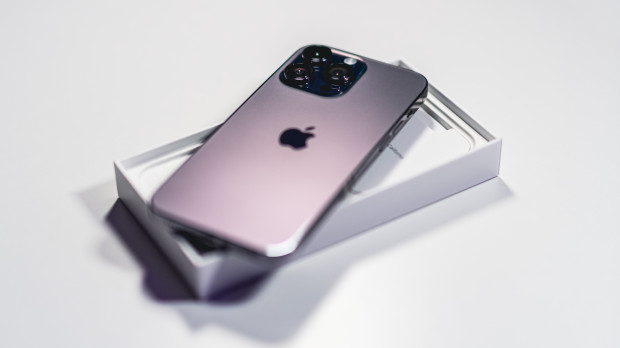 El iPhone 15 Ultra podría ser un móvil de titanio