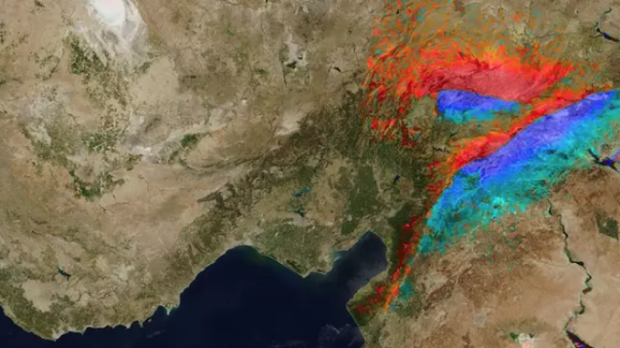Desplazamiento de la tierra a causa del terremoto