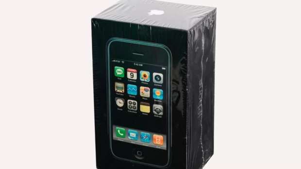 Este es el iPhone de primera generación sin abrir subastado por 63.000 dólares