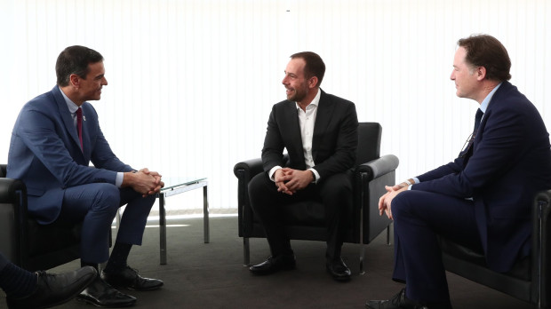 Pedro Sánchez se reúne con directivos de Meta