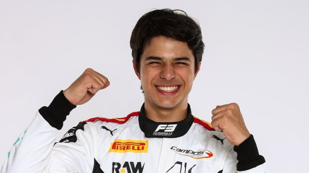 Pepe Martí en la foto oficial de la temporada de F3
