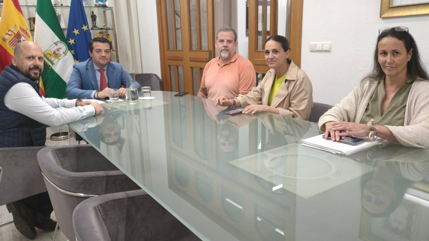 Reunión entre CCOO y el alcalde, José María Bellido