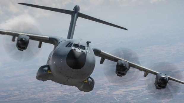 Espectacular imagen de un A-400M del Ejército del Aire español en vuelo