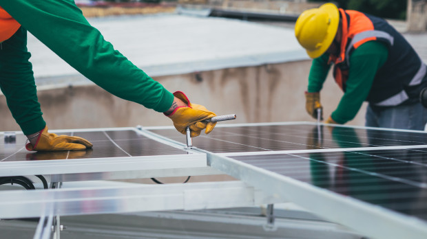 La instalación de placas solares se puede deducir en la declaración de la Renta de 2022