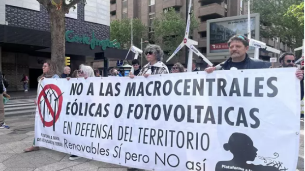 Cabecera de la manifestación en Zaragoza