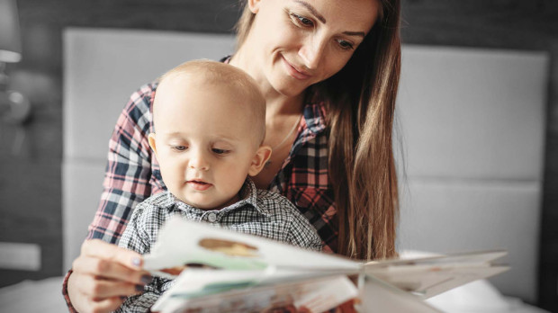 Hay acciones sencillas que los padres pueden acometer para fomentar el hábito lector en sus hijos