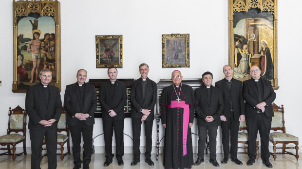 Los nuevos vicarios, acompañados por el obispo