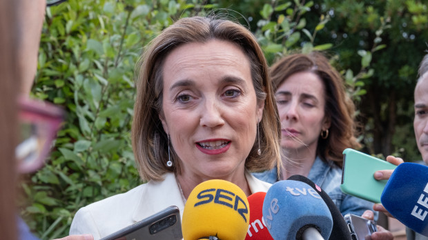 La secretaría general del PP, Cuca Gamarra, atiende a la prensa en una imagen reciente