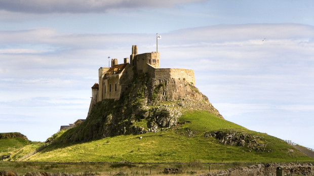 Castillo de Lindisfarne en la isla Santa