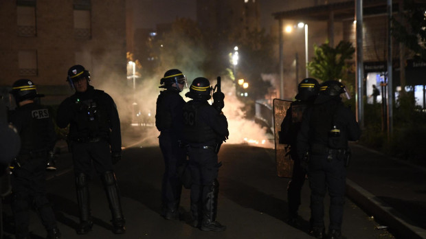 El despliegue policial en Francia no ha evitado otra noche de caos