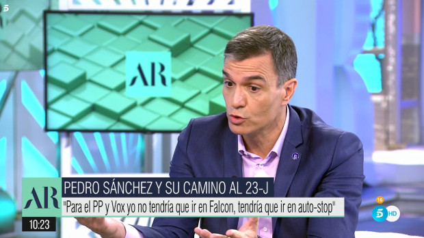 Pedro Sánchez, durante su entrevista con Ana Rosa Quintana