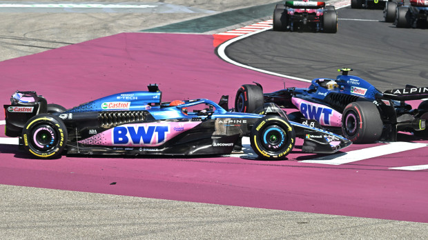 Gasly y Ocon al chocar en la primera curva del GP de Hungría