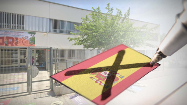 La profesora de español solo puede entrar al aula para dar clase
