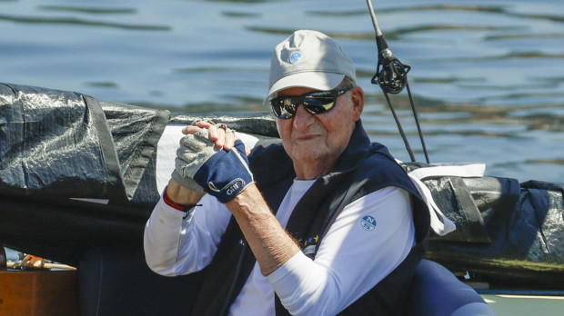 El Rey emérito Juan Carlos I, a bordo del Bribón, este domingo