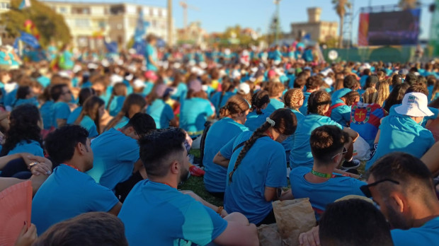 Jóvenes durante una Rise Up en la pasada JMJ de Lisboa 2023