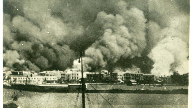 El Gran Incendio de Esmirna visto desde un barco italiano