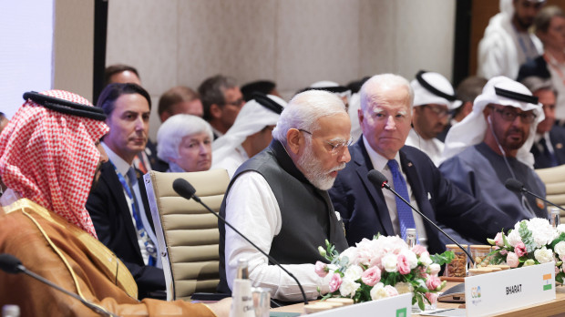 El primer ministro de India, Narendra Modi junto a Joe Biden en la cumbre del G20
