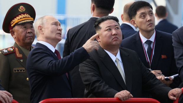Vladimir Putin y Kim Jong-un durante su visita al cosmódromo de Vostochny