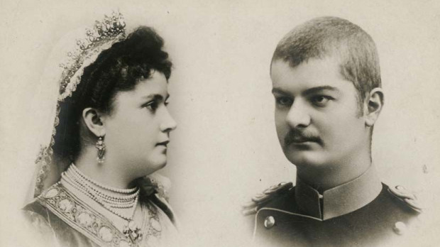 El rey Alejandro I de Serbia con su esposa, Draga Mašin (c. 1900)