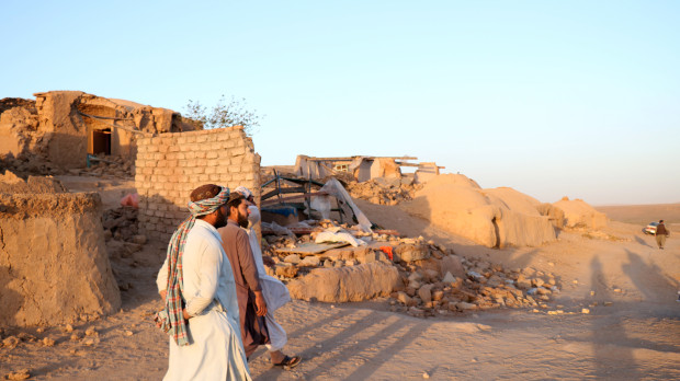 Herat (Afghanistan), 07/10/2023.- People affected by an earthquake wait for relief in Herat, Afghanistan, 07 October 2023. At least 15 people have lost their lives, and scores sustained injuries following a series of seven earthquakes ranging from 4.7 to 6.3 magnitudes that struck the western Afghan province of Herat on 07 October 2023, Mula Janan Sayeq, disaster management spokesperson said. Afghanistan is situated in the Hindu Kush mountain range, a region with significant seismic activities and a common origin point for earthquakes in the surrounding areas, making it one of the countries most susceptible to natural disasters. (Terremoto/sismo, Afganistán) EFE/EPA/STRINGER