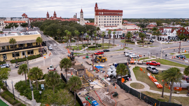 Vista aérea de la zona donde fue halada una embarcación de pesca del siglo XIX, en la ciudad de San Agustín en Florida