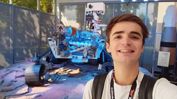 El joven ingeniero linarense Juan García