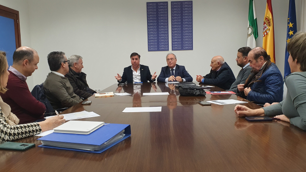 Reunión con el delegado de Participación Ciudadana e Infraestructuras del Ayuntamiento de Córdoba