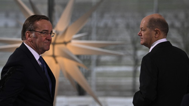 El ministro de Defensa de Alemania, Boris Pistorius, y el canciller Olaf Scholz