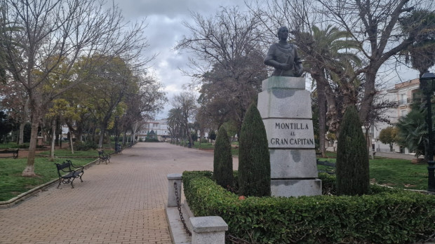 Paseo de las Mercedes, en Montilla, una de las zonas afectadas por las palomas