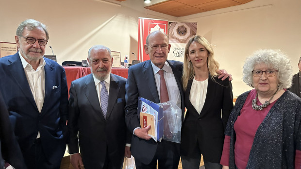 Algunos de los intervinientes en la presentación del libro