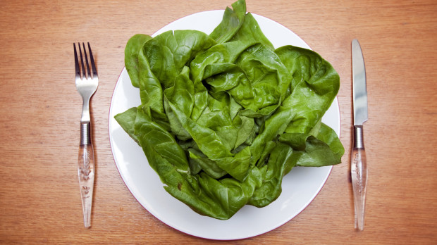 La lechuga es uno de los ingredientes básicos en una buena ensalada