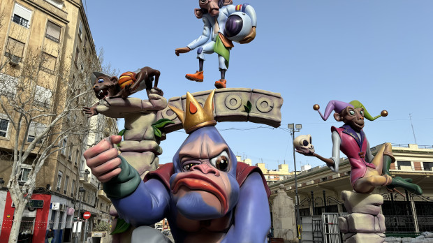 Una de las fallas plantadas en Valencia