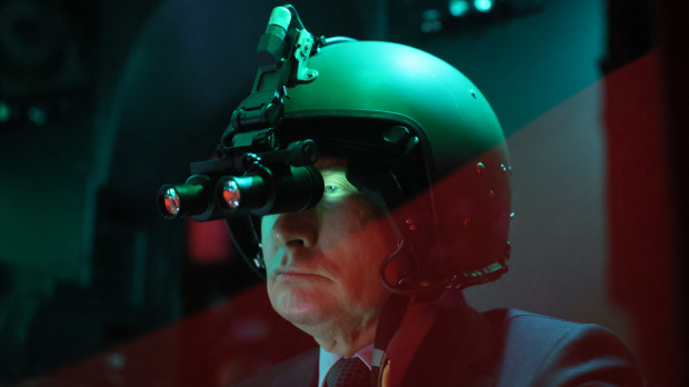 El presidente de Rusia, Vladimir Putin, visita el 344.º Centro de Aviación del Ejército de entrenamiento de combate y transición de tripulaciones aéreas en Torzhok