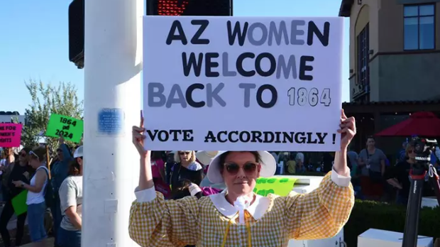 Mujer en contra de la ley del aborto