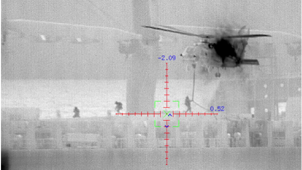 Imagen del abordaje por tropas españolas de un buque secuestrado por piratas en el Índico