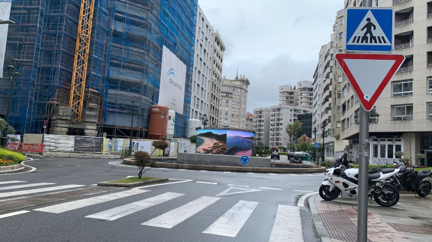Rotonda en Rosalía de Castro en Vigo