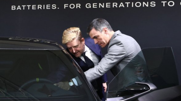 El dimitido Wayne Griffiths junto a Pedro Sánchez