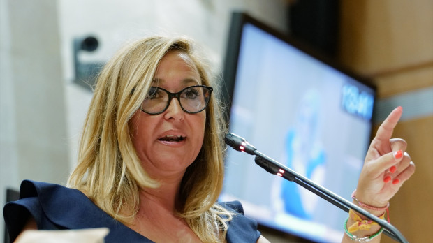 La portavoz del grupo parlamentario del PSOE de las Cortes de Aragón, Mayte Pérez, durante el Pleno de las Cortes de Aragón, FABIÁN SIMÓN / EUROPA PRESS / CONTACTOPHOTO (Foto de ARCHIVO) 02/9/2023