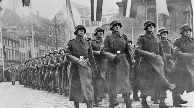 La Legión Letona en el Día de la Independencia (1943)