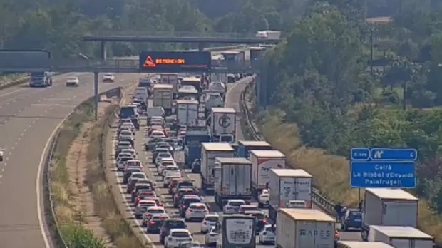 Retenciones en la AP-7 por un accidente