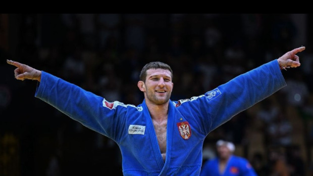 Nemanja Madjov fue sancionado por santiguarse antes de su combate de octavos en los Juegos Olímpicos
