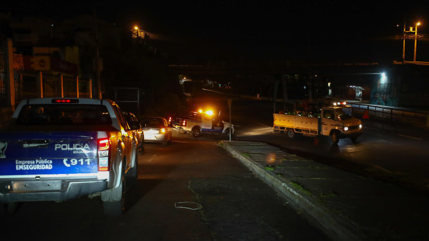 Militares realizan controles en las calles de Quito