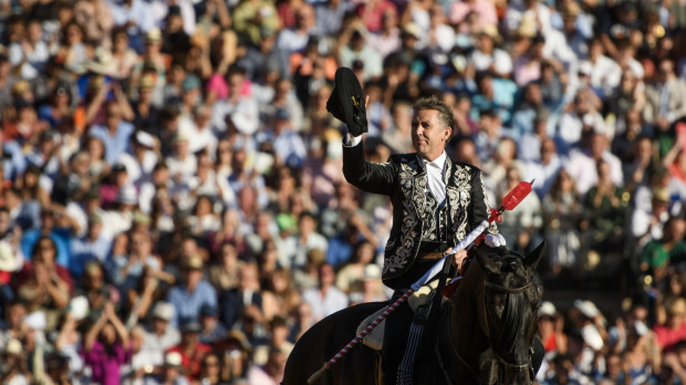 Pablo Hermoso de Mendoza, en su primer toro de la tarde