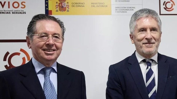 El ministro de Interior, Fernando Grande-Marlaska, con el excomisario José Antonio 'Lenin' Rodríguez