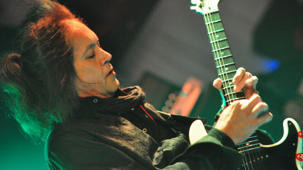 El guitarrista Jake E. Lee en 2014