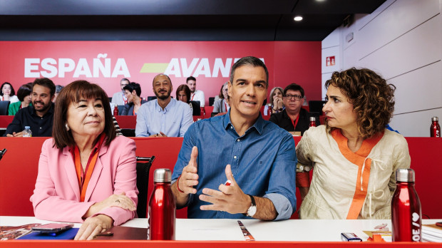 Cristina Narbona, Pedro Sánchez y María Jesús Montero, en la reunión del Comité Federal del PSOE