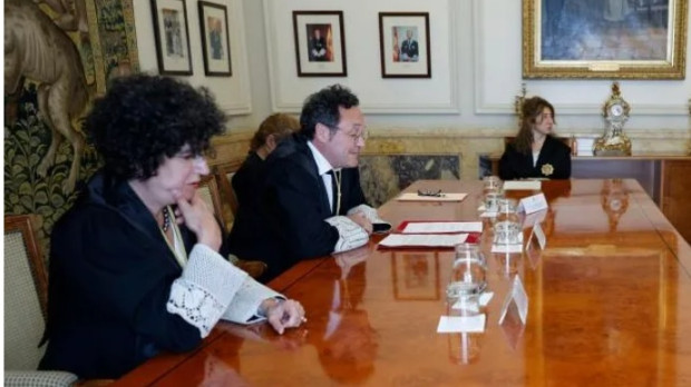 Angeles Sanchez Conde (izquda) y Álvaro García Ortiz (dcha) en la sede del Ministerio Público